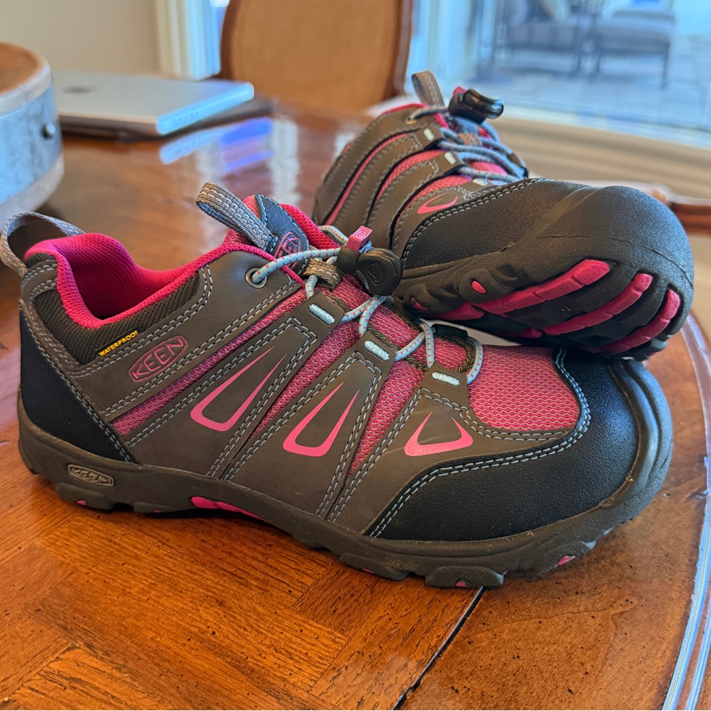 Keen Women's Gray And Pink Hiking Shoes
